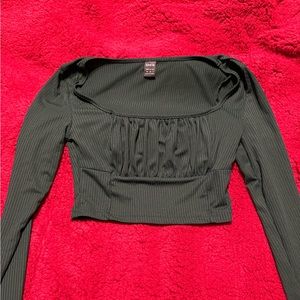 Dark green long sleeved crop top